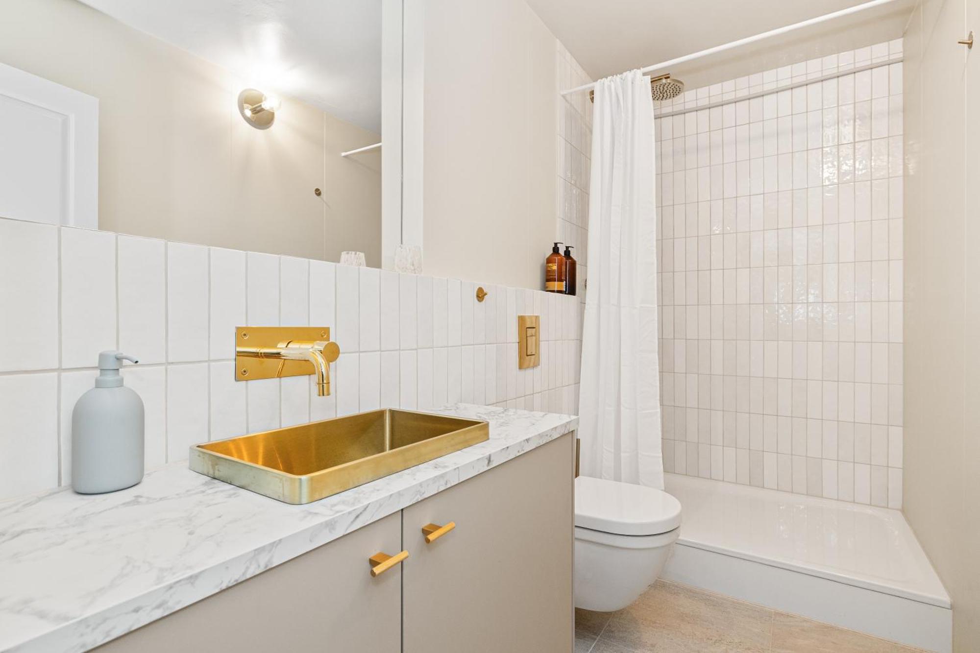 Downtown Baldursbra - Two Bedroom * Reykjavík